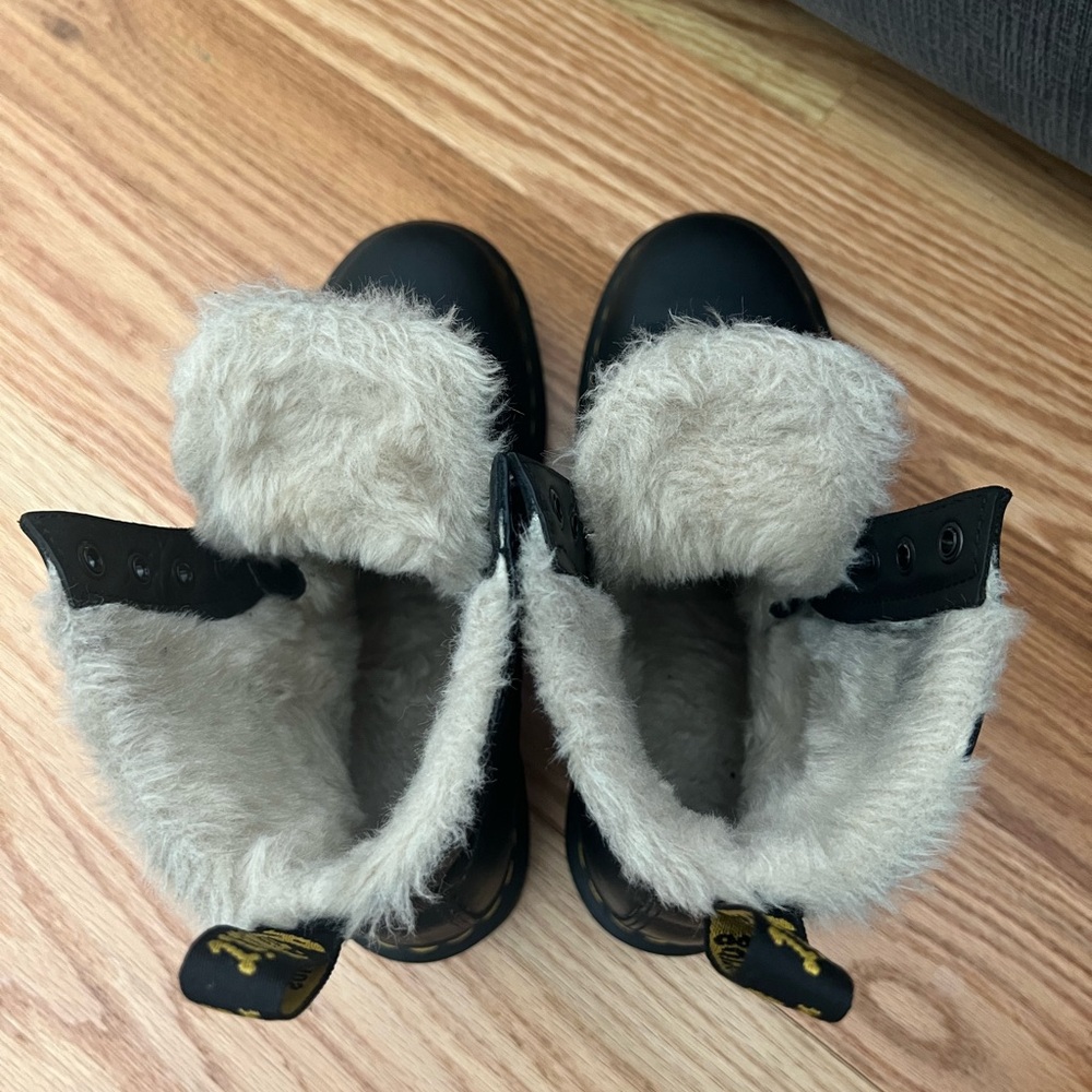Dr. Martens Black Lace Up Boots - Picture 4 of 4